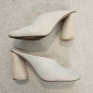 Mercedes Castillo Leather White Chunly Heel Mules Size 9.5 Business Casual Party